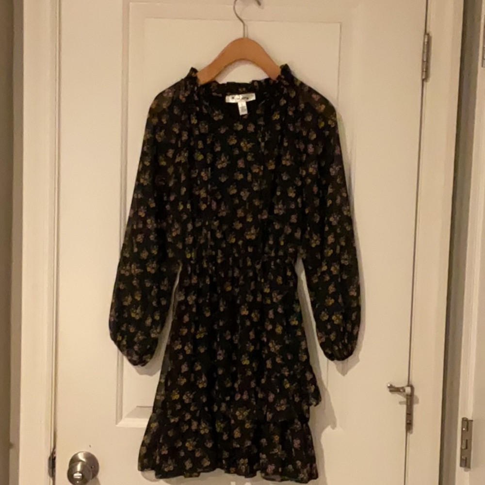 Feminine print dress